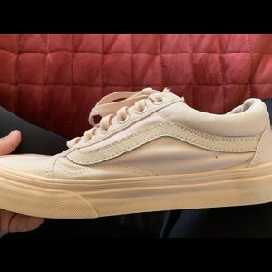 Light pink “old skool” vans! 💓